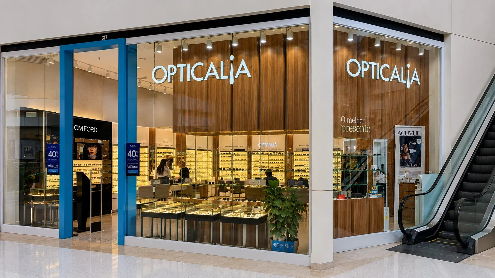 Loja Opticalia em shopping, vitrine de vidro